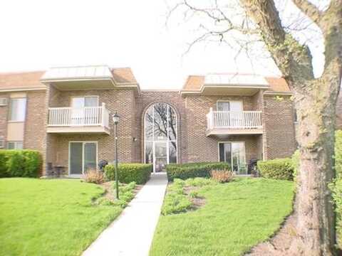 2415 N KENNICOTT Avenue, Arlington Heights, IL 60004