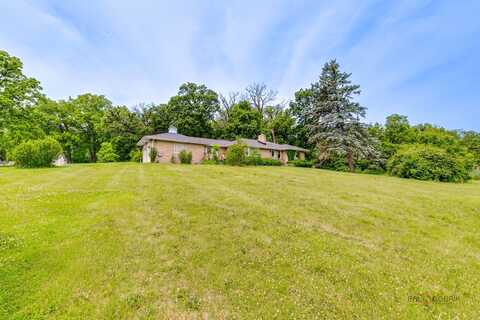 38w333 Oakwood Drive, Saint Charles, IL 60175