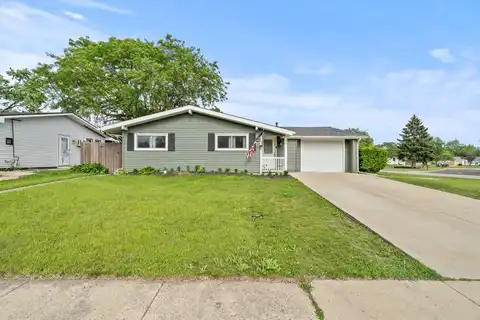 427 Cedarcrest Drive, Streamwood, IL 60107