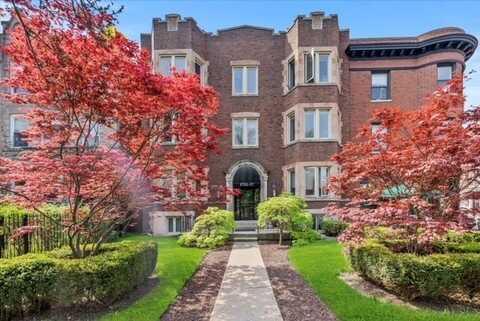 2757 W Logan Avenue, Chicago, IL 60647