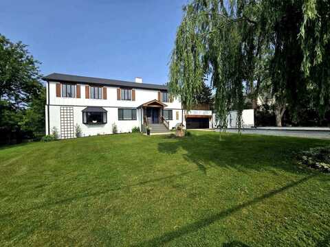 1912 N Summit Street, Wheaton, IL 60187