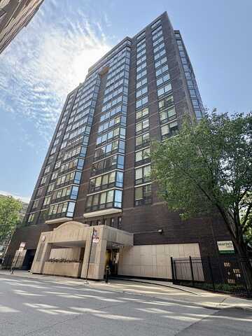 21 W Goethe Street, Chicago, IL 60610
