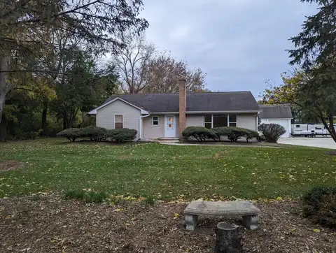 2709 Crystal Lake Road, Cary, IL 60013