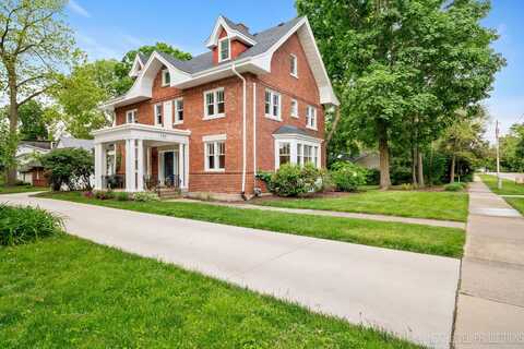 352 Elm Street, Batavia, IL 60510