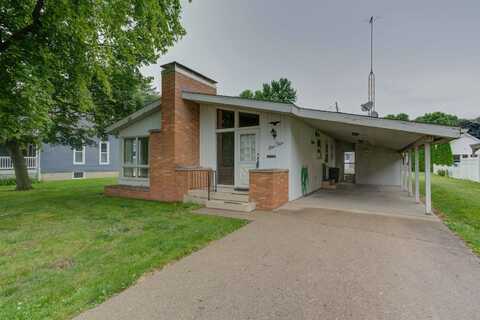 110 E Van Allen Street, Tuscola, IL 61953