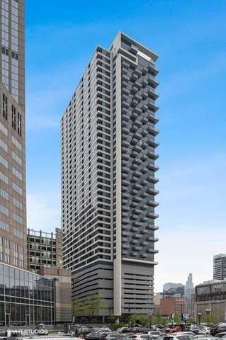 235 W VAN BUREN Street, Chicago, IL 60607