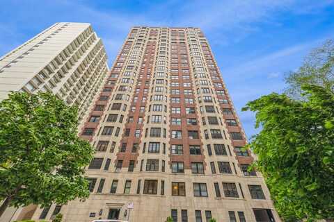 421 W Melrose Street, Chicago, IL 60657