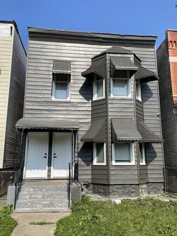 6239 S Bishop Street, Chicago, IL 60636