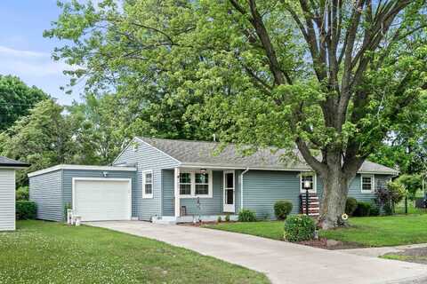 602 E 5th Street, Mackinaw, IL 61755