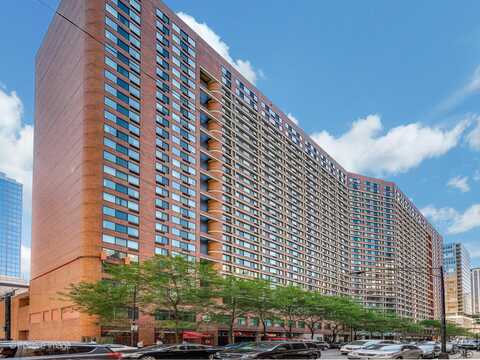 211 E Ohio Street, Chicago, IL 60611