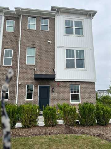1060 E Oakton Street, Des Plaines, IL 60018