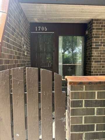 1705 Kenneth Circle, Elgin, IL 60120
