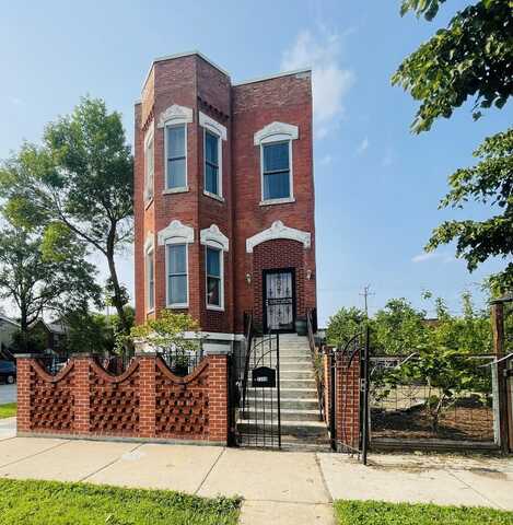 2058 W Washington Boulevard, Chicago, IL 60612