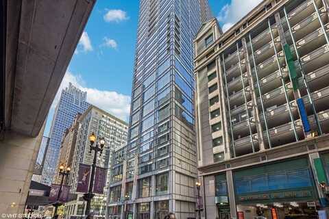 8 E Randolph Street, Chicago, IL 60601