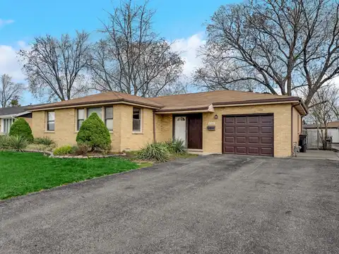 12801 W Playfield Drive, Crestwood, IL 60418