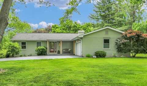1104 Parkview Drive, Mahomet, IL 61853