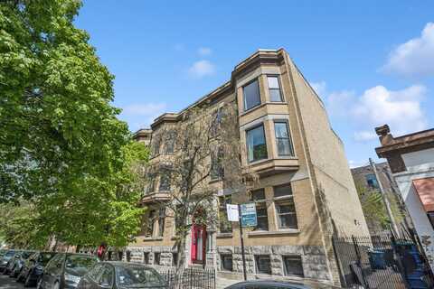 612 W BARRY Avenue, Chicago, IL 60657