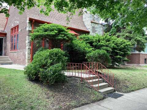 6846 S Cregier Avenue, Chicago, IL 60649