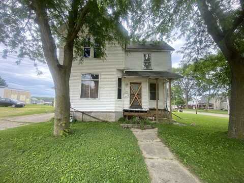 131 S 3rd Street, Oregon, IL 61061