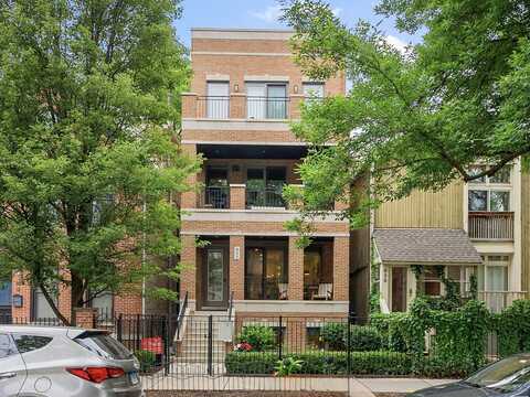 832 W Altgeld Street, Chicago, IL 60614