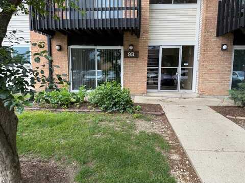 9b Kingery Quarter, Willowbrook, IL 60527