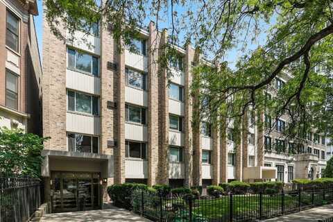 510 W Fullerton Parkway, Chicago, IL 60614