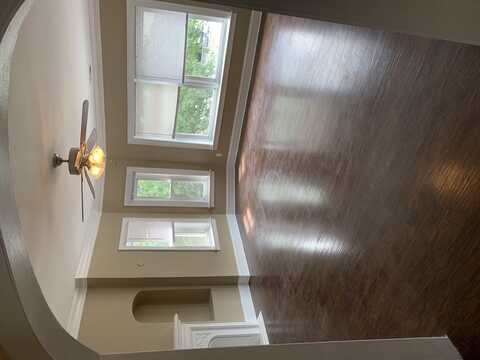 7831 S Cornell Avenue, Chicago, IL 60649