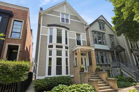 1325 W Wolfram Street, Chicago, IL 60657