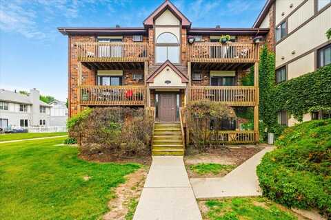 413 Berkshire Drive, Crystal Lake, IL 60014