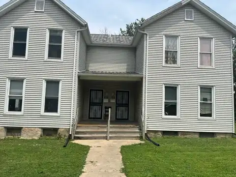 110-112 E Frank Street, Freeport, IL 61032