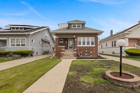 821 S 20th Avenue, Maywood, IL 60153