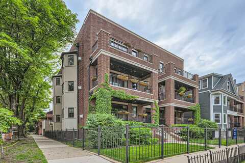 2700 N Wayne Avenue, Chicago, IL 60614
