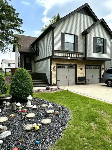 215 N Oltendorf Road, Streamwood, IL 60107
