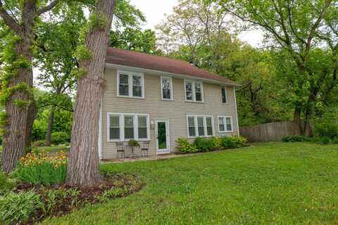 2908 Oakwood Avenue, McHenry, IL 60051