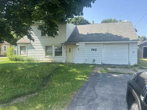 702 Sycamore Lane, Machesney Park, IL 61115
