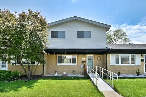 9044 N Clifton Avenue, Niles, IL 60714