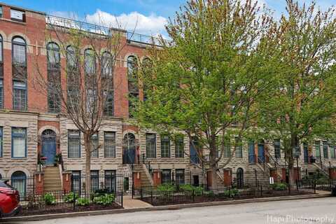 358 W Huron Street, Chicago, IL 60654