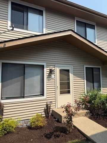 29w529 Winchester Circle S, Warrenville, IL 60555