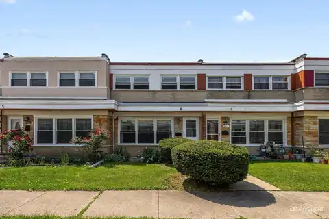 8933 N Washington Street, Niles, IL 60714