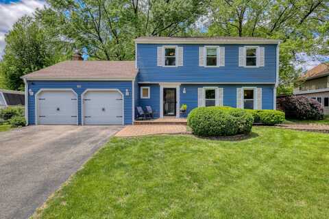 911 Woodland Hills Road, Batavia, IL 60510