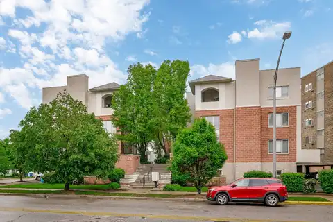 210 Des Plaines Avenue, Forest Park, IL 60130
