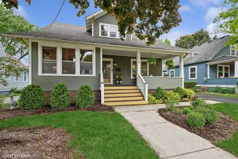 128 Coolidge Avenue, Barrington, IL 60010