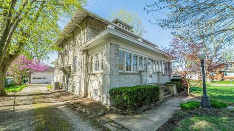531 E Joliet Street, Crown Point, IN 46307
