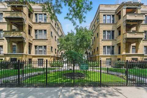 726 W SHERIDAN Road, Chicago, IL 60613