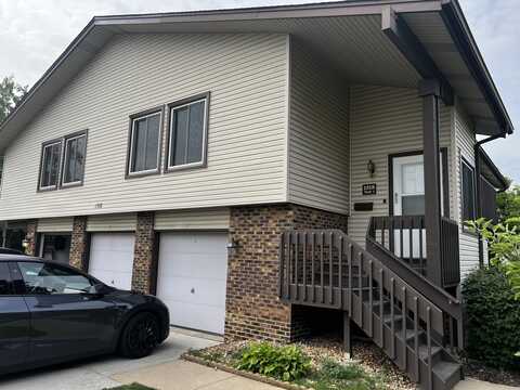 1318 Kingsbury Drive, Hanover Park, IL 60133