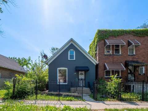 432 N Lawndale Avenue, Chicago, IL 60624