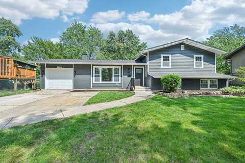 6933 Parkview Drive, Downers Grove, IL 60516