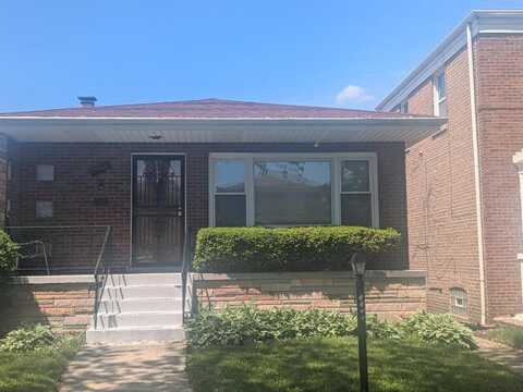 8918 S Euclid Avenue, Chicago, IL 60617