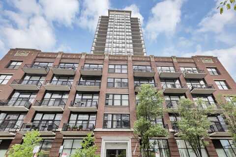 210 S Desplaines Street, Chicago, IL 60661