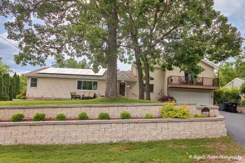 702 W Broadway Street, McHenry, IL 60051
